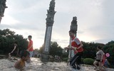 Hà Nội: Sân chơi biến thành 